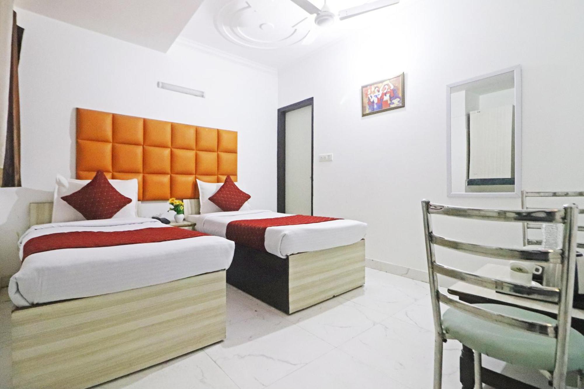 Hotel Clink New Delhi Airport Экстерьер фото