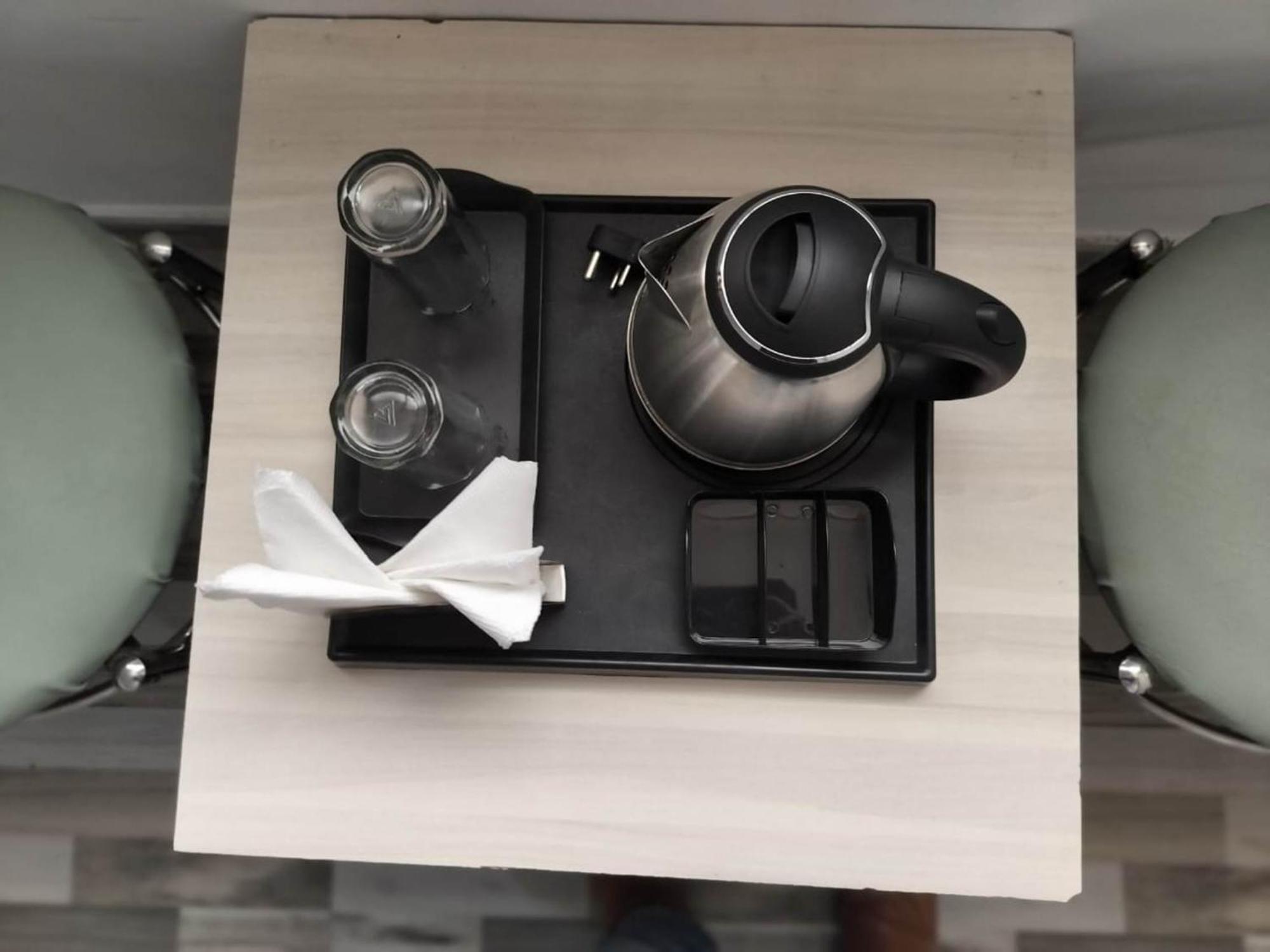 Hotel Clink New Delhi Airport Экстерьер фото